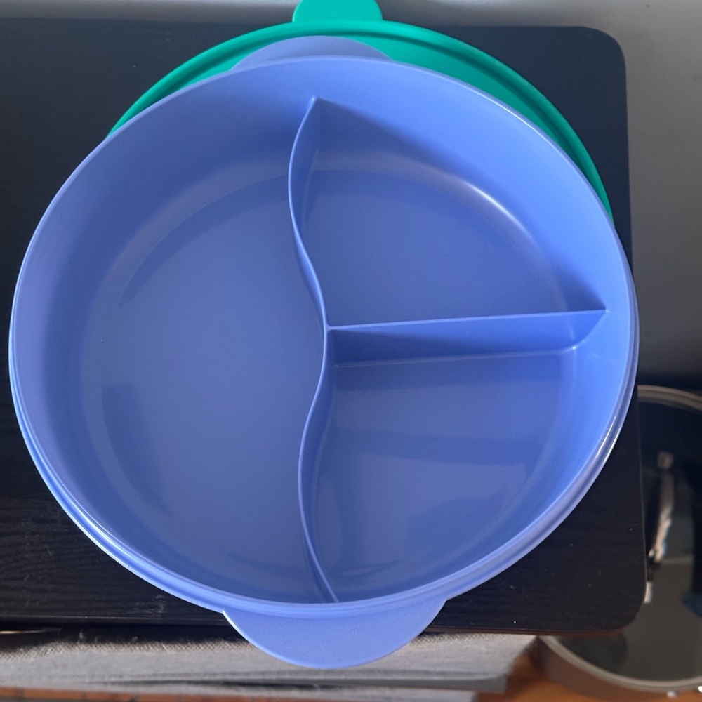 Tupperware Crystal Wave Divided Containers - Picture 7 of 9